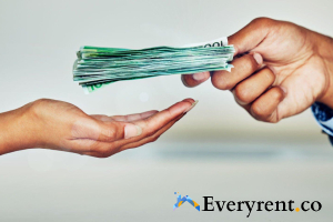 person-giving-commission-8-common-misconceptions-landlords-have-about-hiring-a-property-rental-agent-in-singapore-property-rental-agent-everyrent-singapore